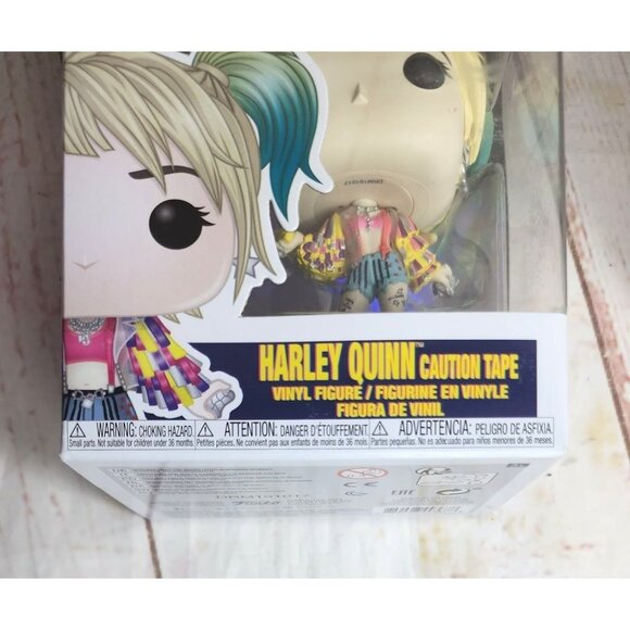 Pop Heroes Birds of Prey 302 Harley Quinn Caution Tape Vinyl Figure Funko Pop - Picture 16 of 16